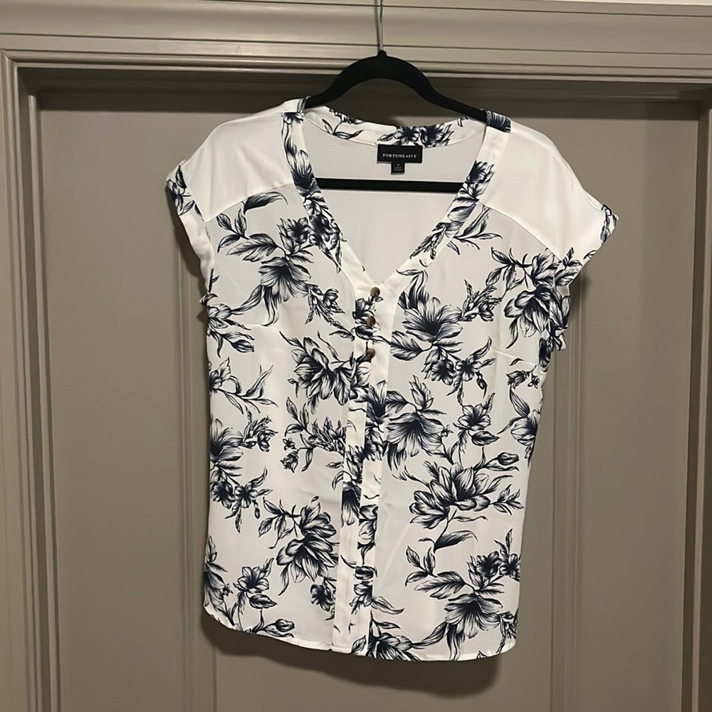 Fortune & Ivy shirt, Stitch Fix, Never worn
